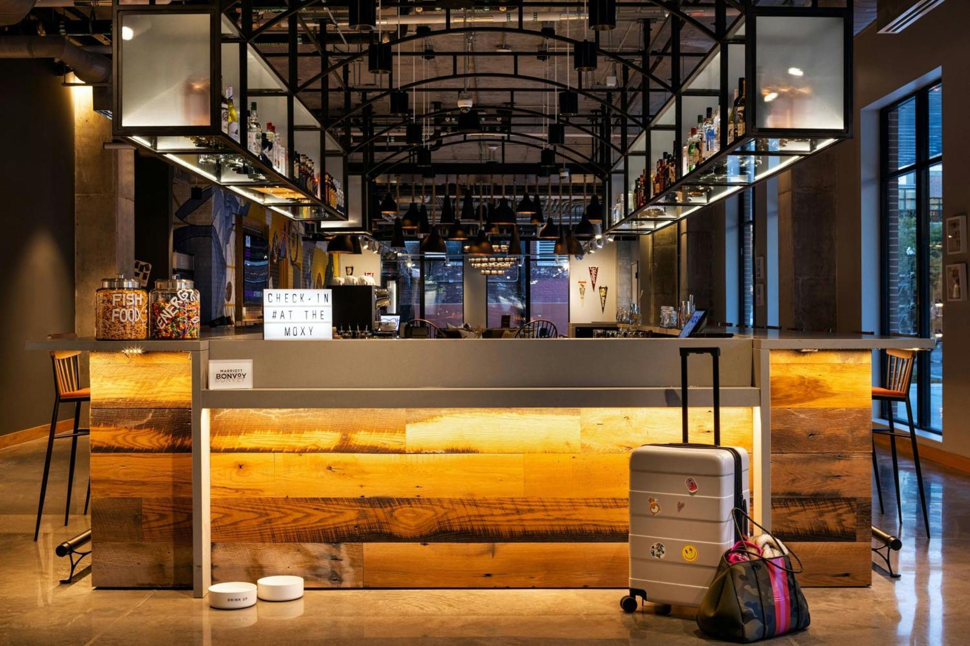 Moxy Omaha Downtown Hotel Exterior photo